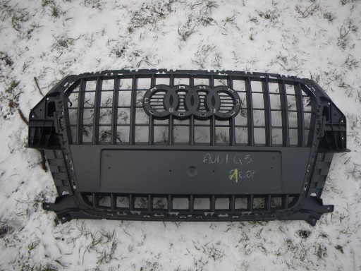 Audi Q3 решітка радіатора 8U - 1