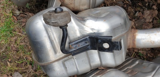 Тримач кріплення гак вішалка глушник для VW PASSAT B8 - 1