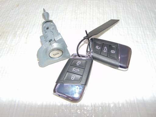 Passat B8 ключ вставка замок KESSY 3G0800375EE - 2