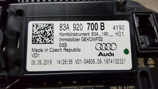 Licznik zegary virtual LCD AUDI Q3 83A920700B - 12