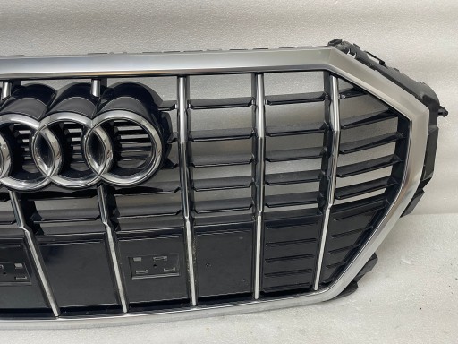 решітка радіатора Audi Q3 II 83A 83a853651b - 3