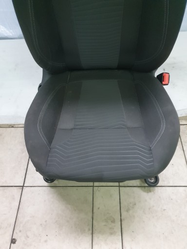 Fotel prawy przód Fiesta MK7 LIFT 5d airbag - 3