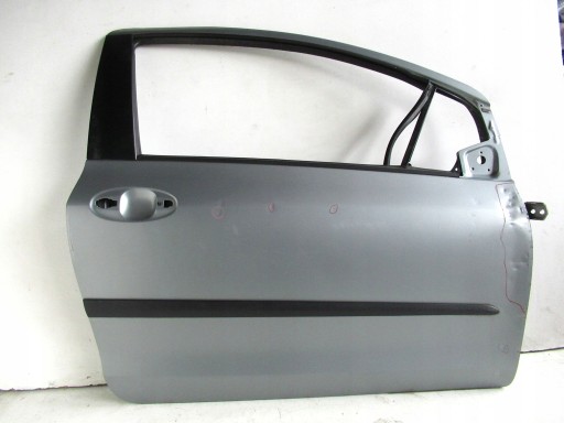 Права двері TOYOTA YARIS II 3D 2006 - 2011r 1F8 - 1