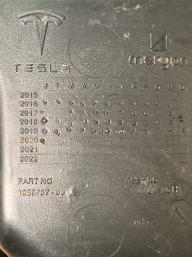 Tesla Model X 1056767-00-A - 5