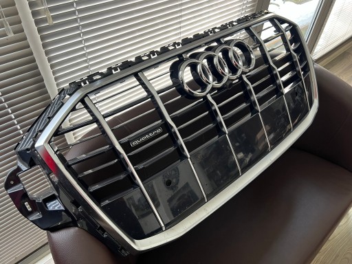 решітка радіатора Audi Q7 4M LIFT 4M0853651AH - 3