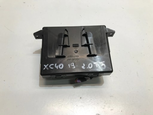 Volvo XC40 модуль контролера консолі 31663963 - 2