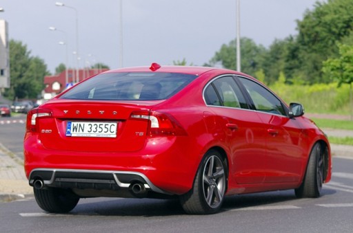 VOLVO S60 2010 > спойлер волан на заслінку грунтовка! - 9