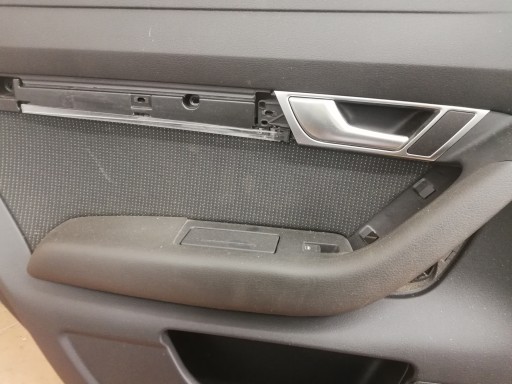 Audi A6 C6 оббивка бекон задніх дверей Універсал - 1