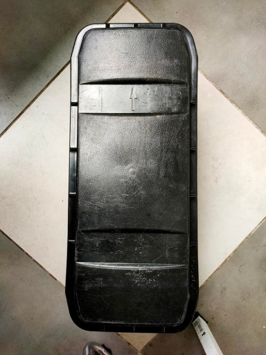 Чехол с аккумуляторной крышкой в багажнике Mercedes 107 - 2