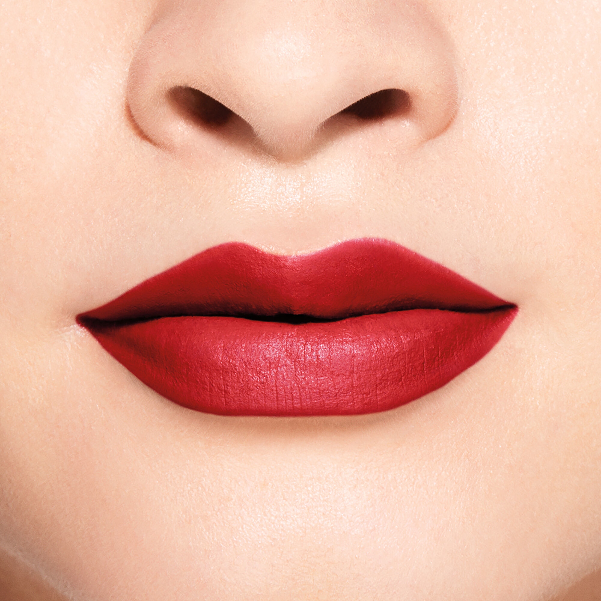 Shiseido Modernmatte pudrová rtěnka odstín 516 Exotic Red 4 g