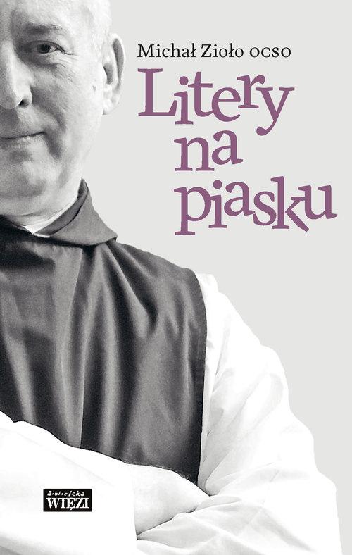 

Litery na piasku Michał Zioło