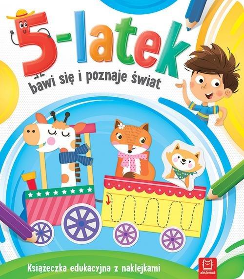 

5-latek bawi się i poznaje świat