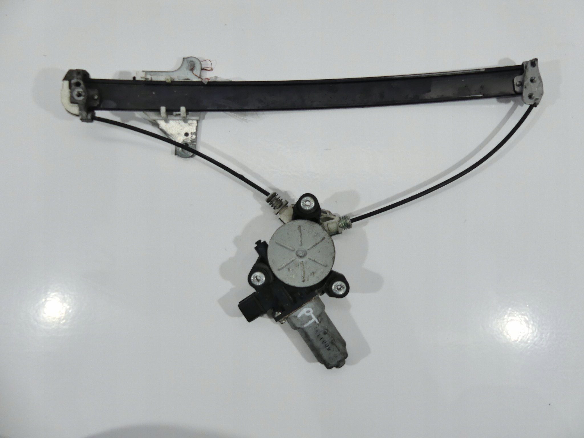 ЛЕГЕНДА IV Kb1 PODNOSNIK СТЕКЛО ЗАД. ПРАВЫЙ