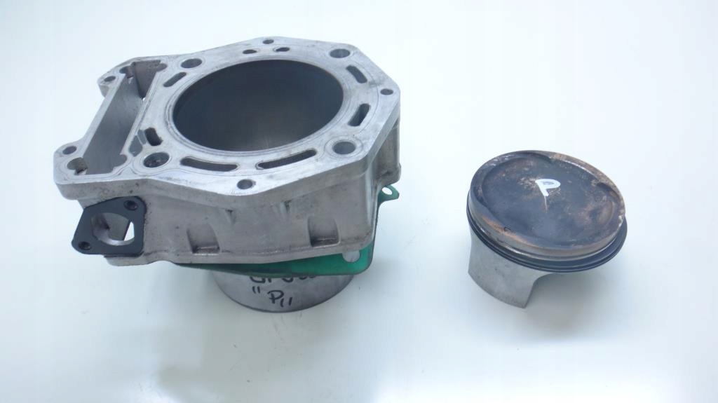 CYLINDER Z TŁOKIEM KOMPLET GILERA GP 800 SRV Producent Gilera