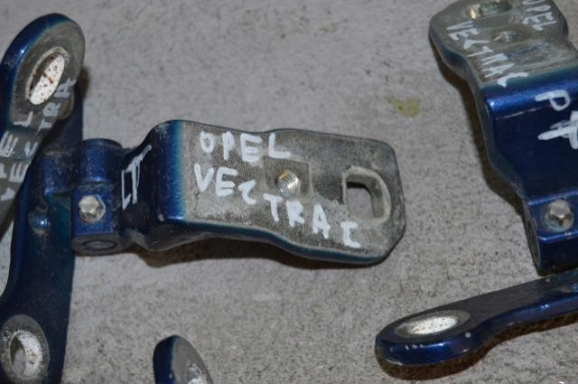 ZAWIAS ZAWIASY DRZWI OPEL VECTRA C Producent części Opel OE