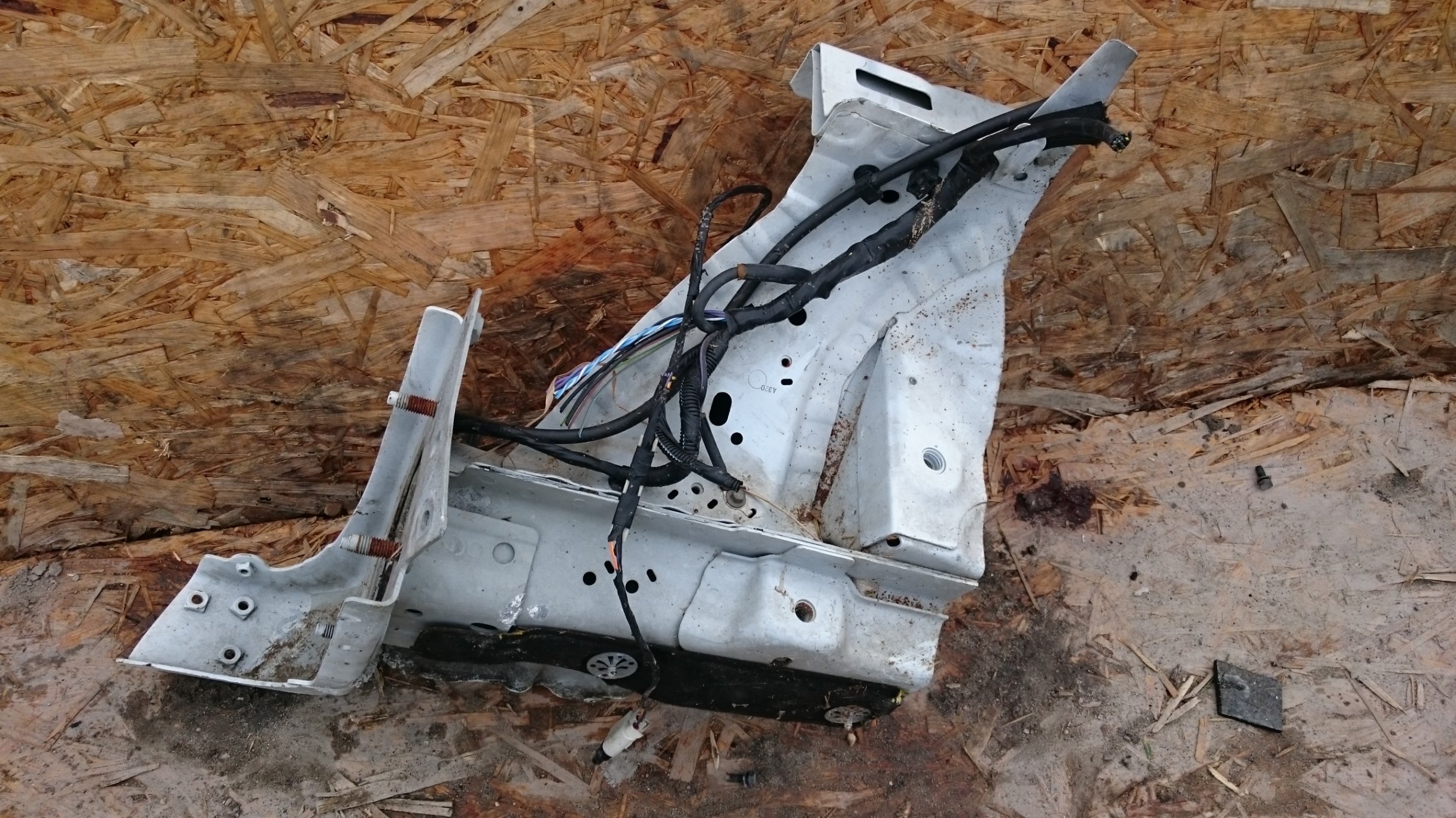 RANGE ROVER EVOQUE ĆWIARTKA PODŁUŻNICA PRAWA