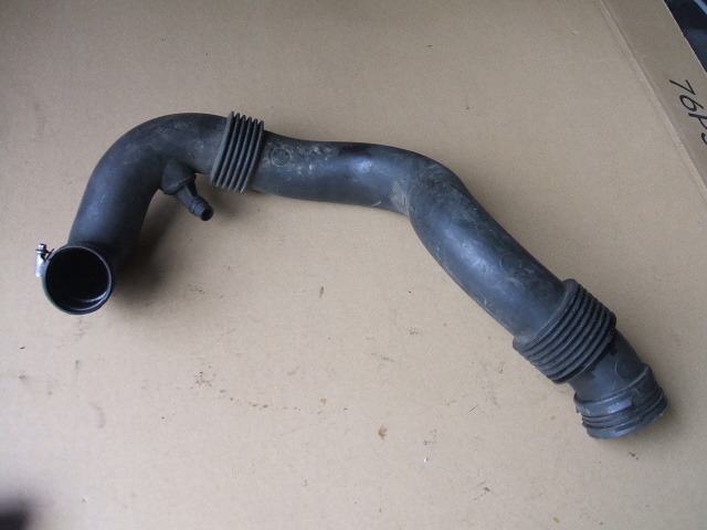 МАСТЕР MOVANO ШЛАНГ ТРУБА ВОЗДУХОЗАБОРНИКА 8200107551