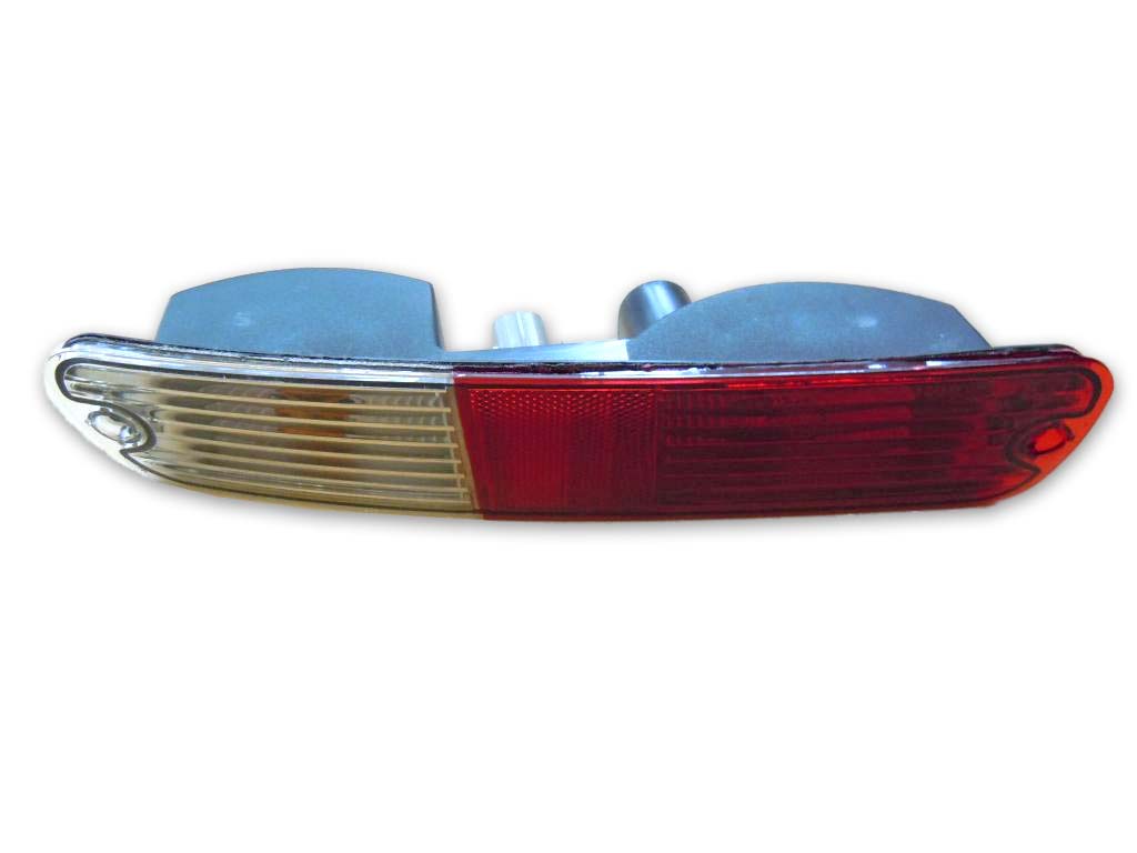 

Mitsubishi Pajero 2003-2006 Lampa Lampka W Zderzak