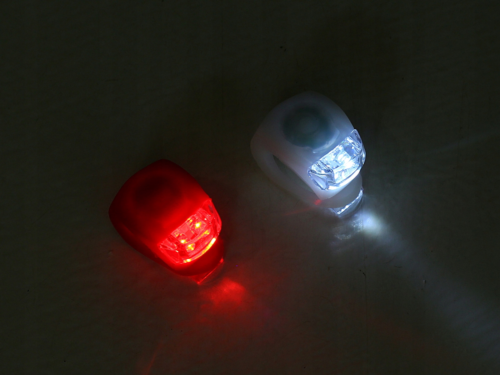 LAMPKI ROWEROWE SILIKONOWE zestaw przód tył mini 3 tryby z bateriami EAN (GTIN) 6905050152591