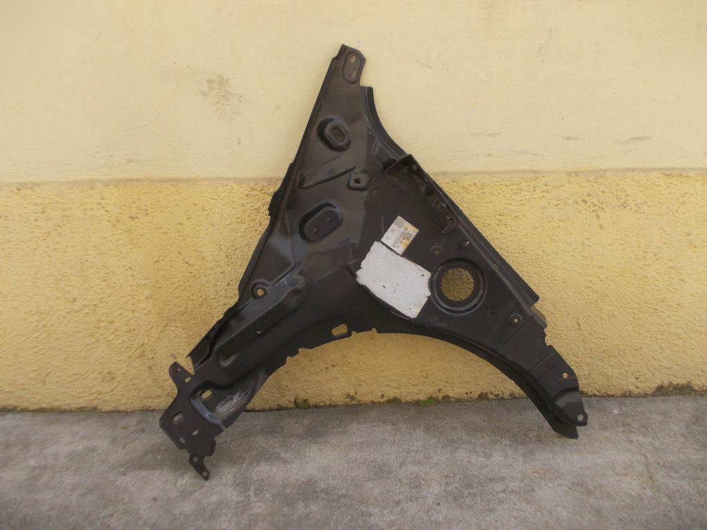 1610760080 - PEUGEOT 2008 фартух правий