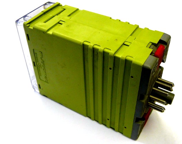 PROGRAMOWY PRZEKAŹNIK CZASOWY RS 122-MH/ATX AC 220 EAN (GTIN) 3064064835999