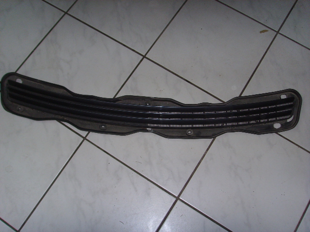 MERCEDES E W210 ATRAPA BLENDA MASKI