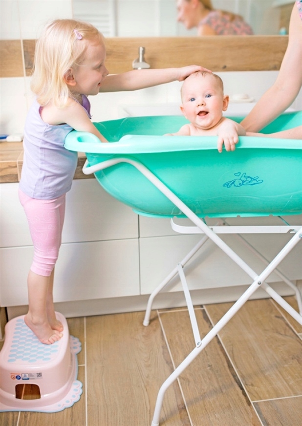 WANIENKA 102 DUŻA Kaczka MIĘTA STOJAK STELAŻ Tega Cechy dodatkowe ze stojakiem