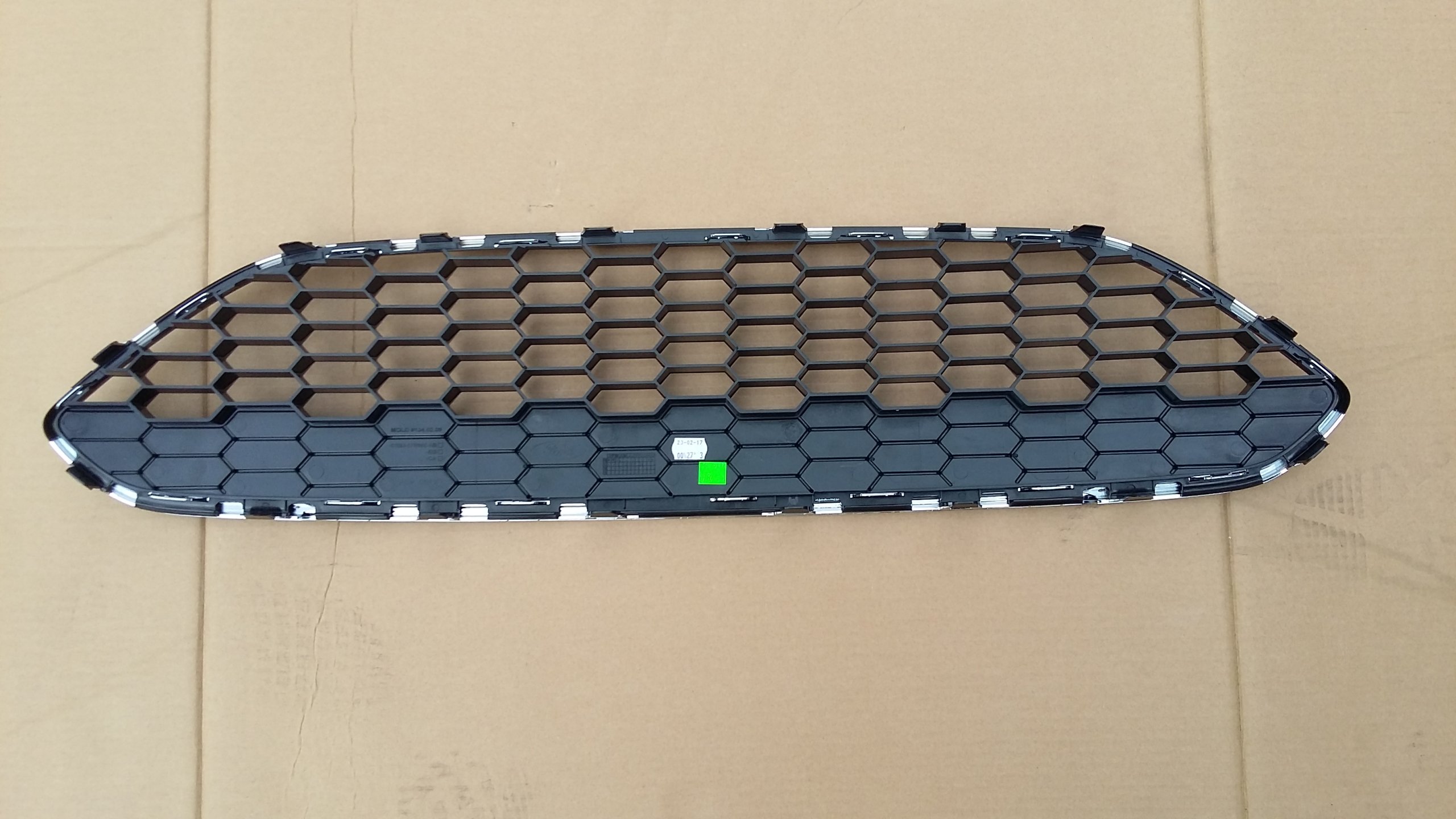 FIESTA MK7 LIFT 2016 2017 GRILL ATRAPA ORYGINAL Color black