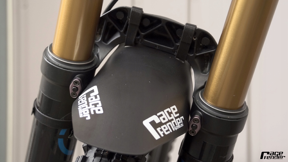 Błotnik RACE FENDER Classic Rzep - Czarny/Biały Kolor dominujący czarny