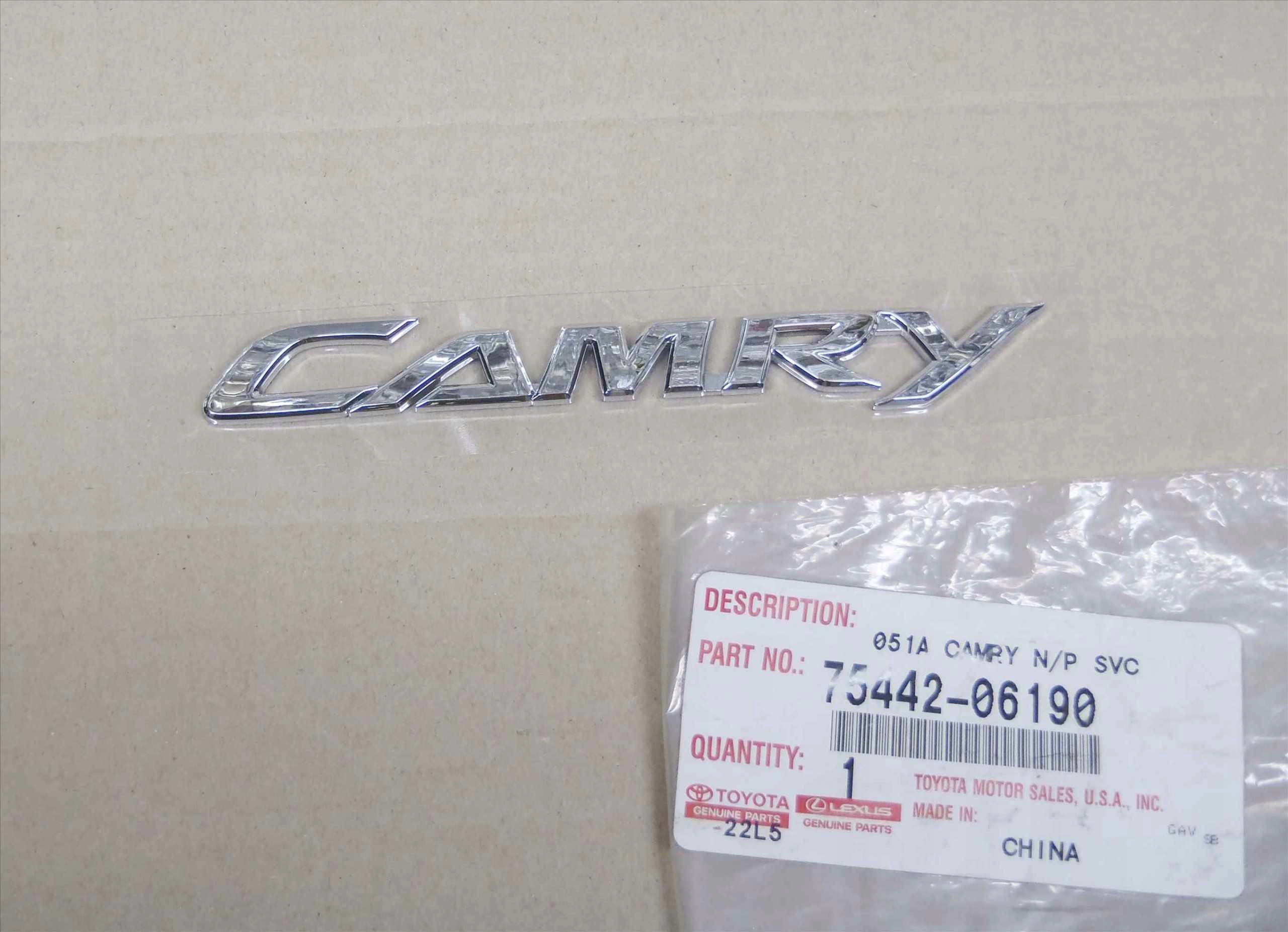 CAMRY 11-17 EMBLEMAT NAPIS LOGO KLAPA BAGAŻNIKA Numer katalogowy części A75442-06190