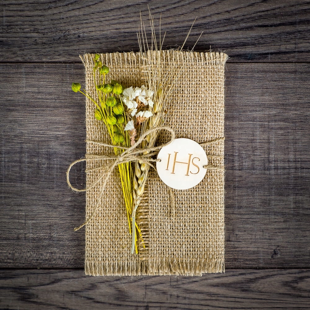 Drewniane zaproszenia na Komunię Świętą- wersja 2 Waga produktu z opakowaniem jednostkowym 0.02 kg