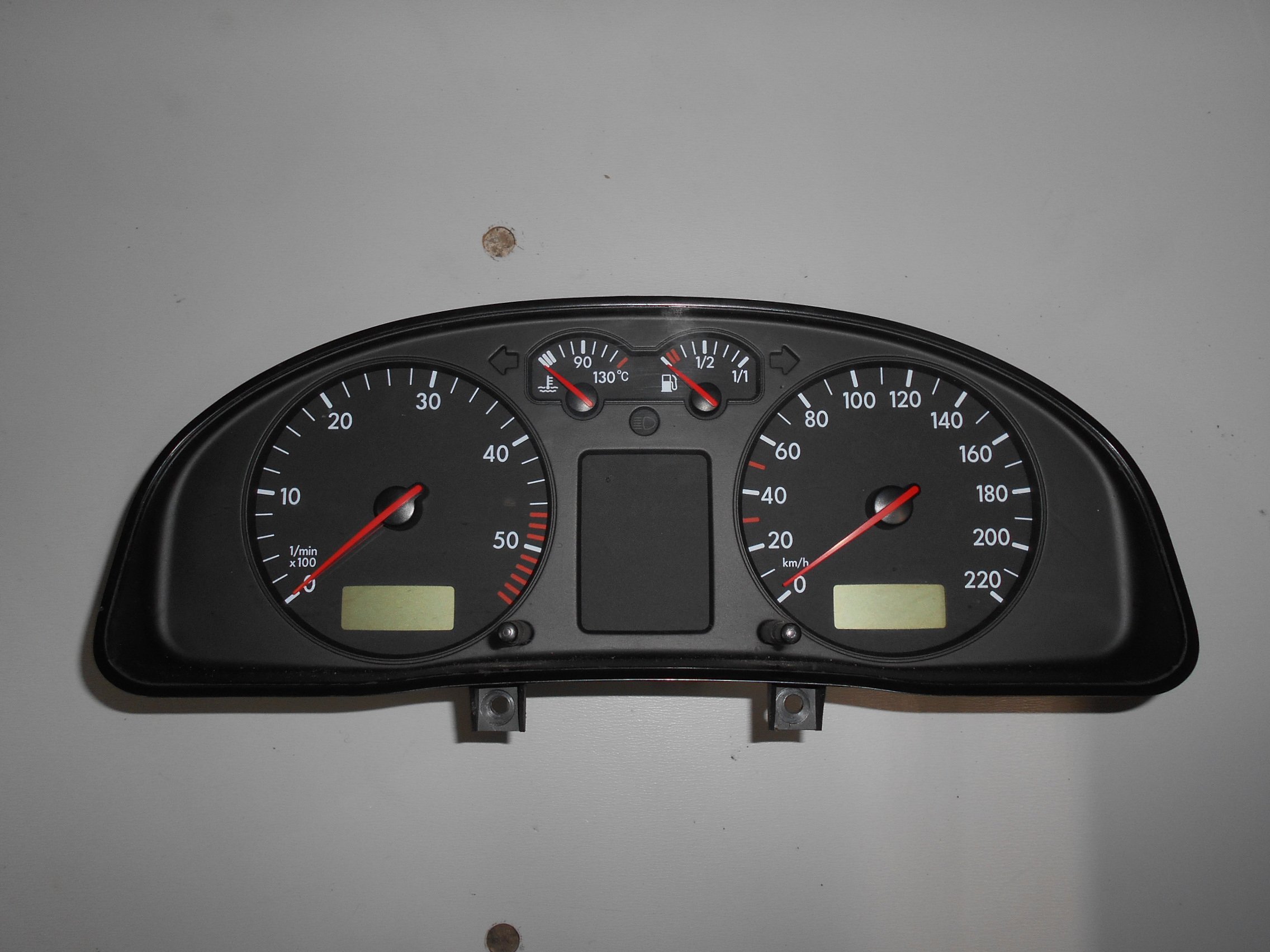 спидометр часы vw PASSAT B5 1.9 tdi 3B0919861JX