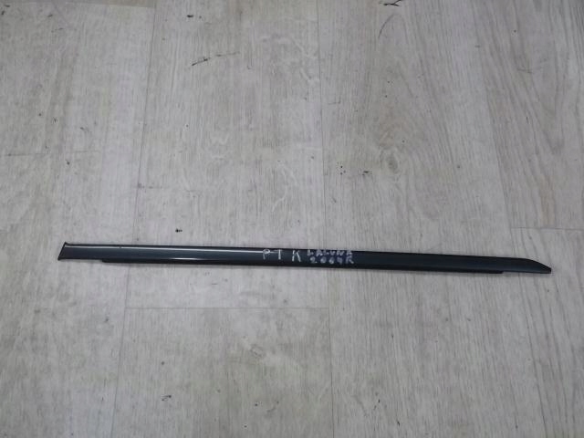 LISTWA ZGARNIAJĄCA PRAWY TYŁ LAGUNA II KOMBI