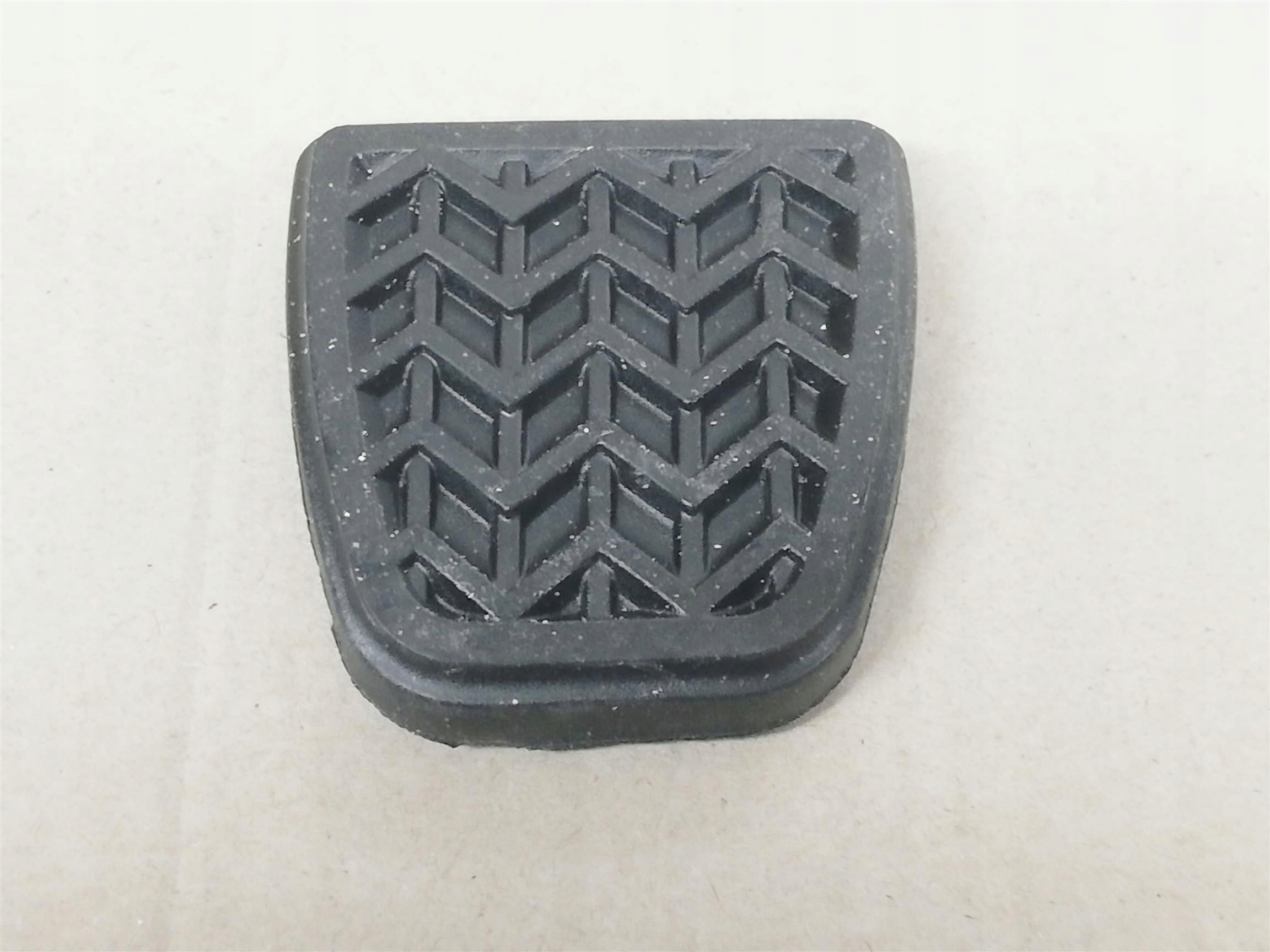 AVENSIS 03-08 NAKŁADKA GUMA PEDAŁ SPRZĘGŁO HAMULEC Jakość części (zgodnie z GVO) O - oryginał z logo producenta pojazdu (OE)