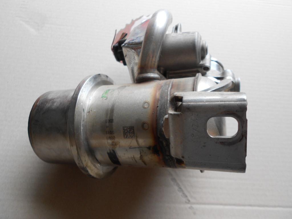 РАДИАТОР РЕЦИРКУЛЯЦИИ ВЫХЛОПНЫХ ГАЗОВ AUDI VW 04L131512BG