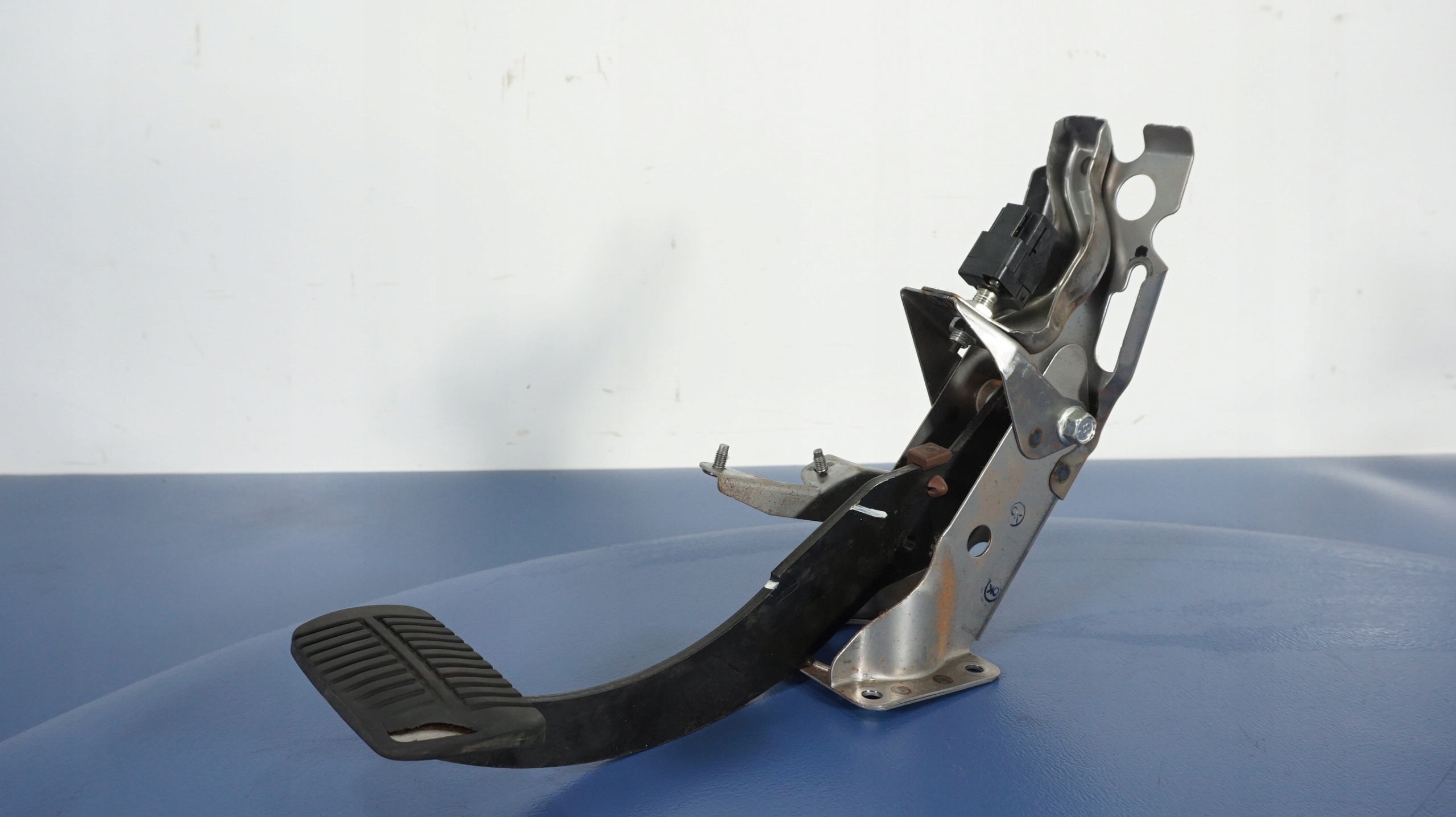 SUBARU TRIBECA PEDAŁ HAMULCA Producent części Subaru OE