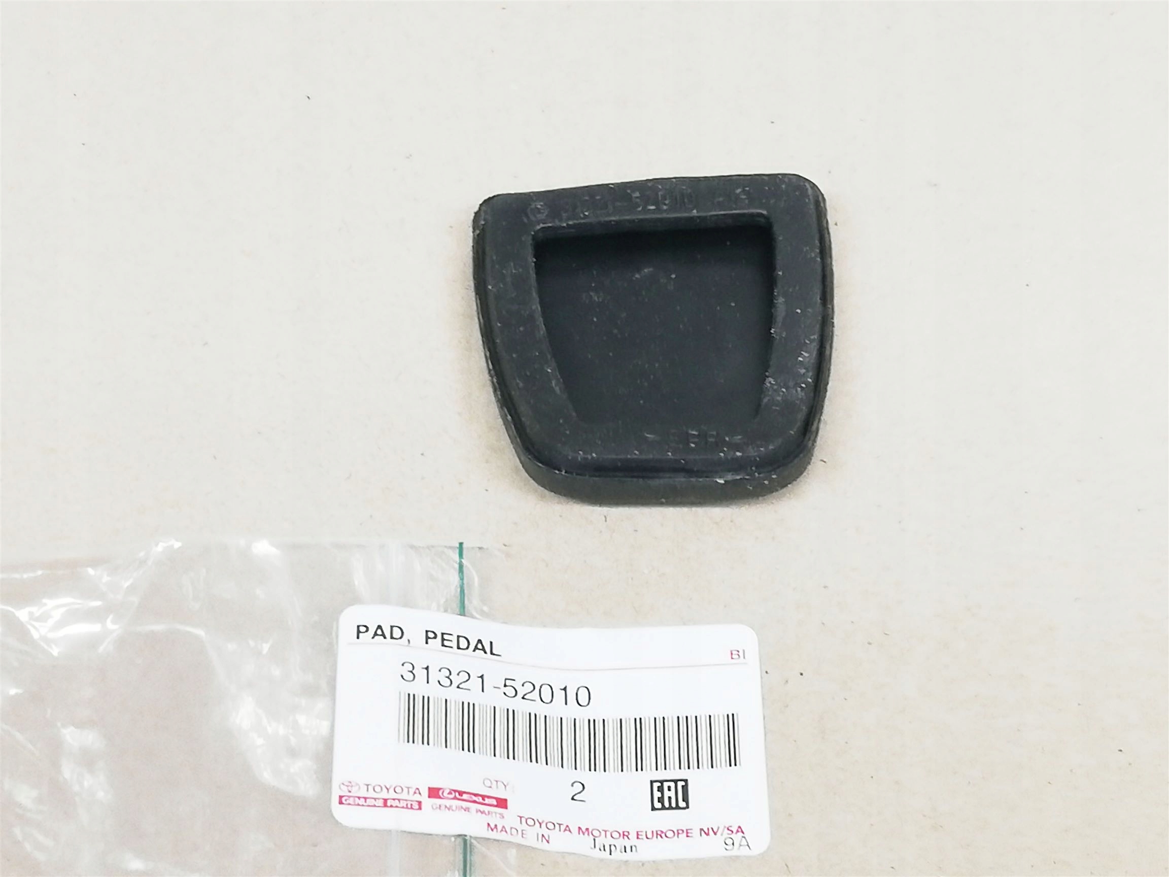 AVENSIS 03-08 NAKŁADKA GUMA PEDAŁ SPRZĘGŁO HAMULEC Numer katalogowy części A31321-52010