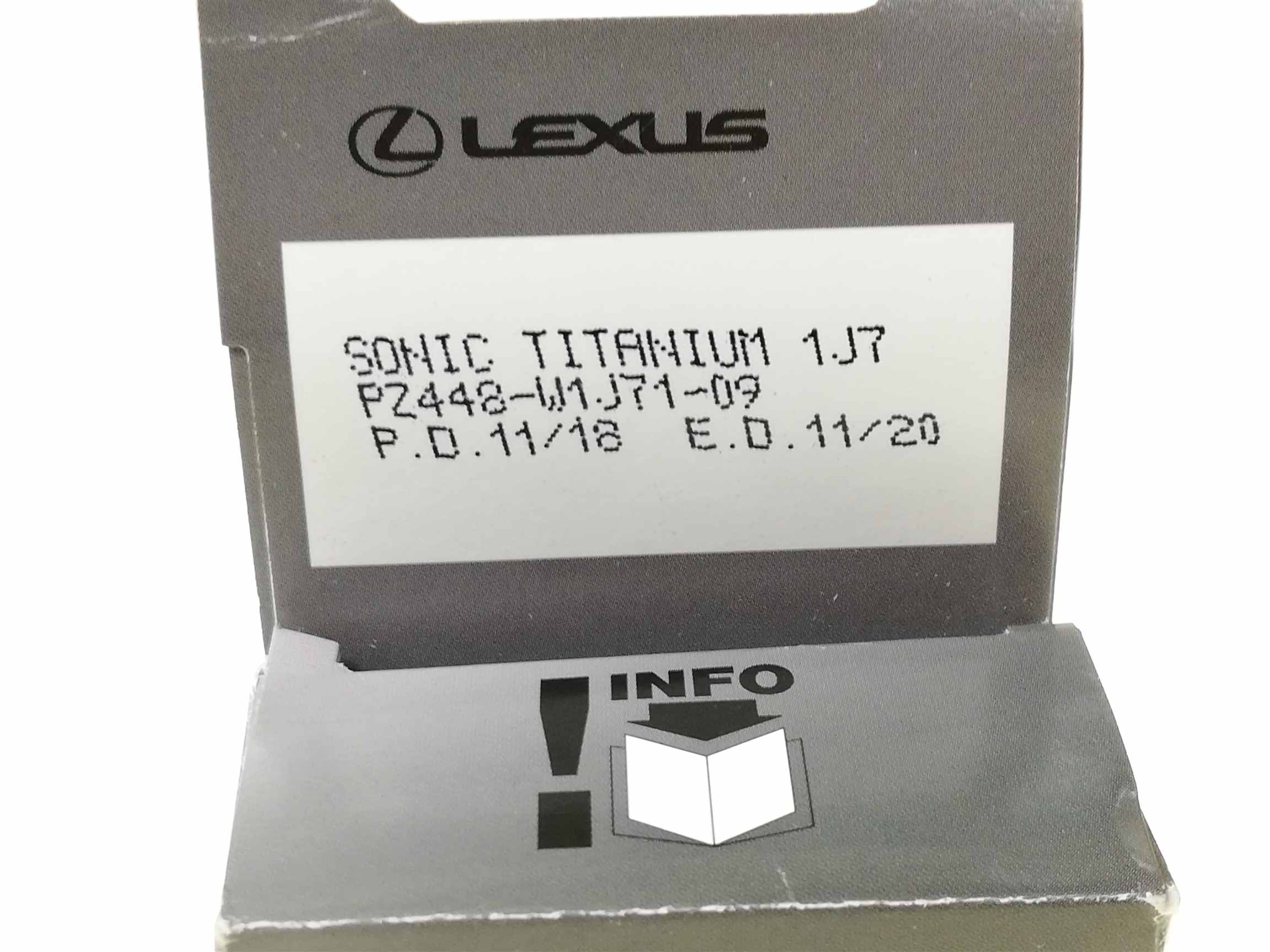 LEXUS LAKIER ZAPRAWKA FARBA BAZA KOLOR 1J7 Pojemność opakowania 9 ml