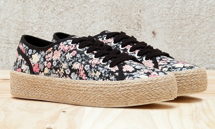 BERSHKA BUTY PLATFORMY TENISÓWKI KWIATY 37 Rodzaj obcasa koturn