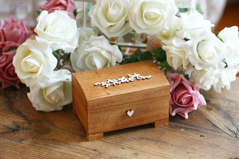 KUFEREK Z ORNAMENTEM NA OBRĄCZKI - PERSONALIZACJA