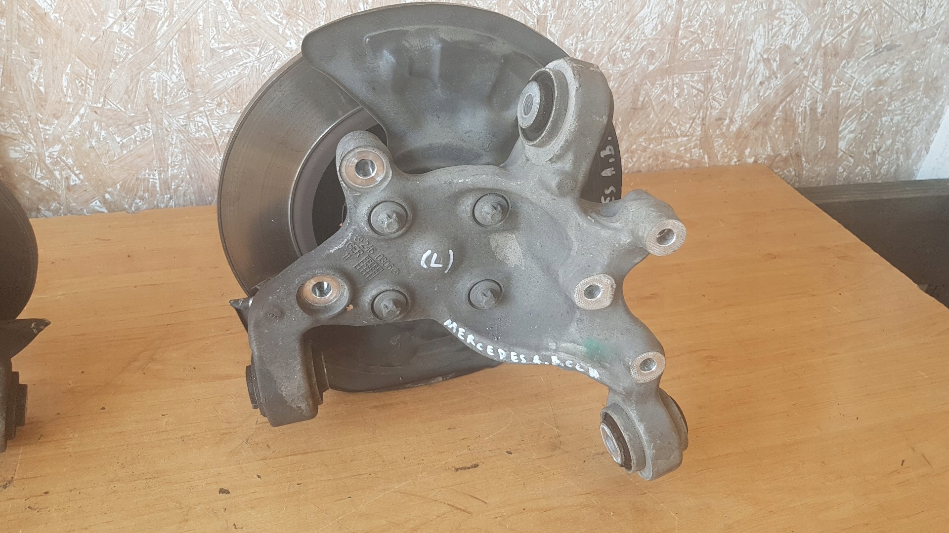 otoč čepu záď levá pravá MERCEDES 176 246