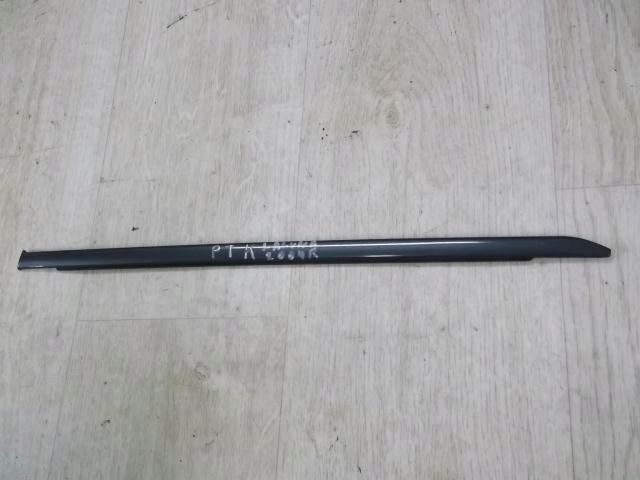 LISTWA ZGARNIAJĄCA PRAWY TYŁ LAGUNA II KOMBI Typ samochodu Samochody osobowe