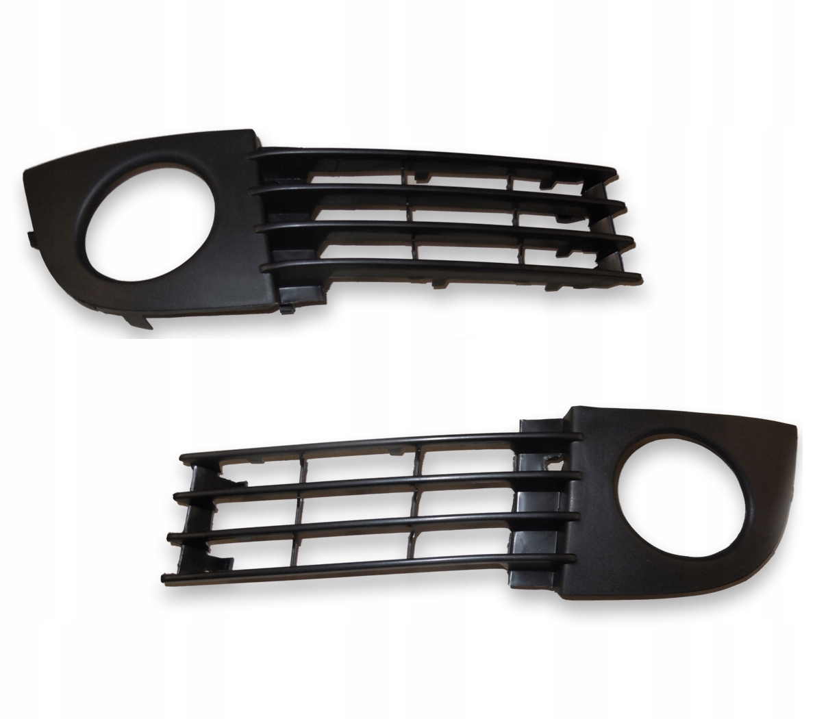 

Audi A6 C5 01-04 Kratka Zaślepki Halogenu Zderzaka