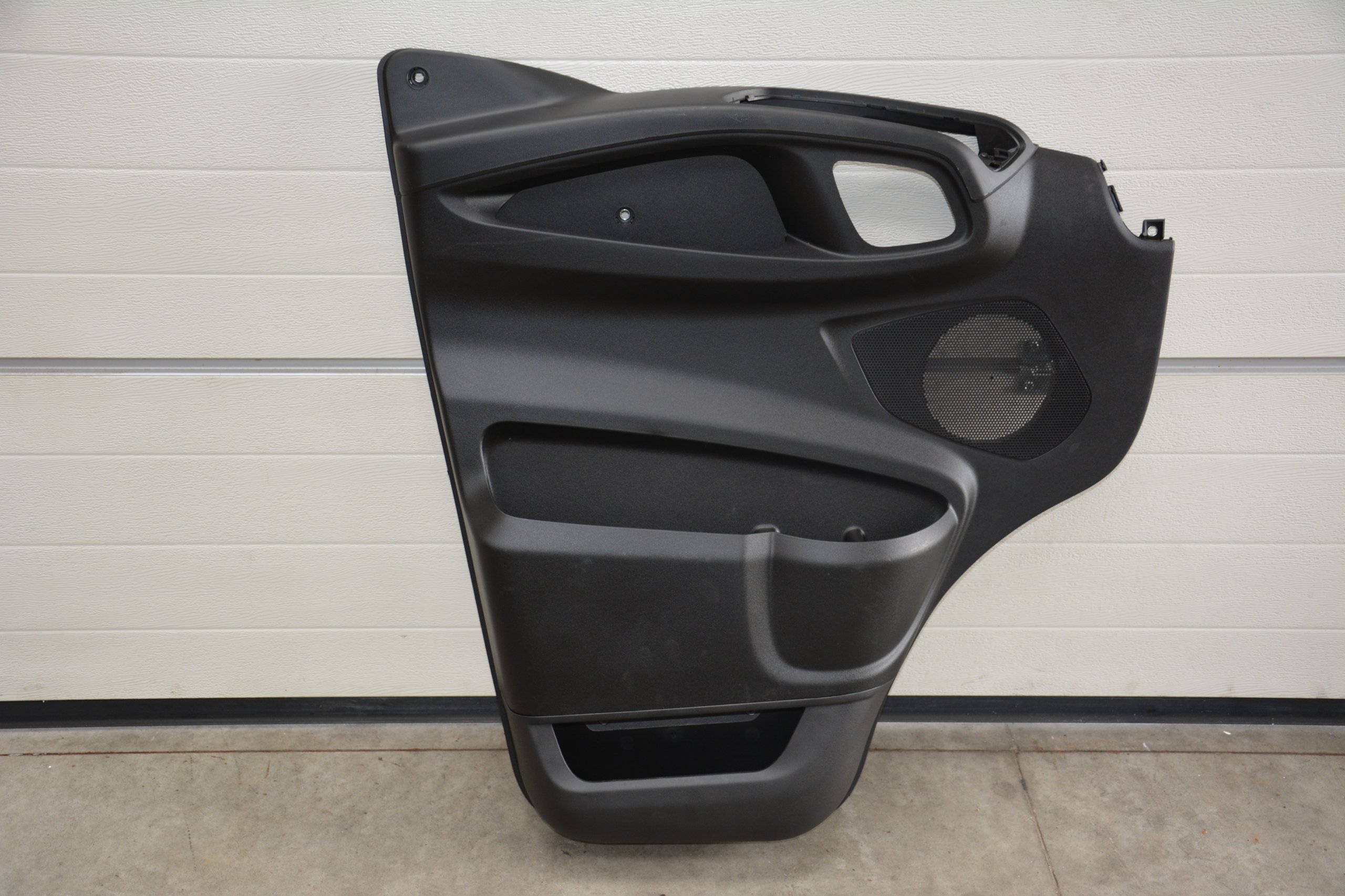 VIKI IVECO DAILY 2016 ОББИВКА ЛІВИХ ДВЕРЕЙ