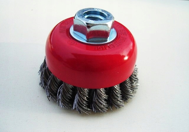 SZCZOTKA DRUCIANA M14 80mm DRUT STALOWY SKRĘCANY Zastosowanie usuwanie farby i rdzy usuwanie lakierów usuwanie zadziorów