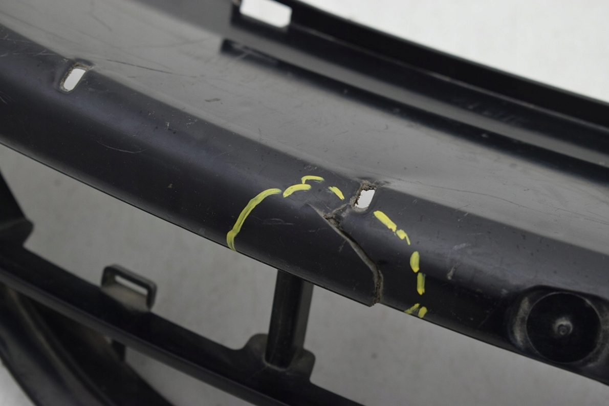 KRATKA SRODKOWA ZDERZAKA SAAB 93 12765518 Installation side Front