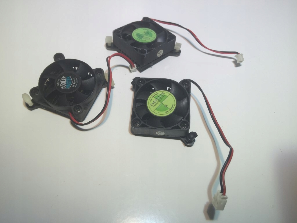 Radiator 38x38x17 mm ( 38 x 38 x 17 ) + wentylator