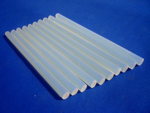 KLEJ do PISTOLETU na GORĄCO WKŁADY 11 mm 10 SZTUK! Kod producenta KOMPLET KLEJ 11 10SZT