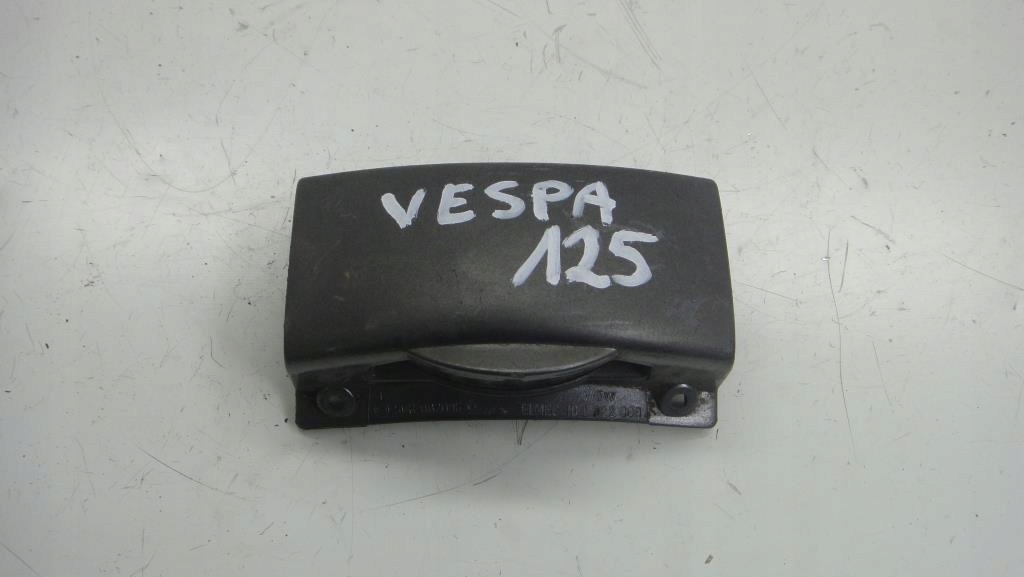 LAMPKA PODŚWIETLENIA TABLICY PIAGGIO VESPA GTS 125 Producent Piaggio OE