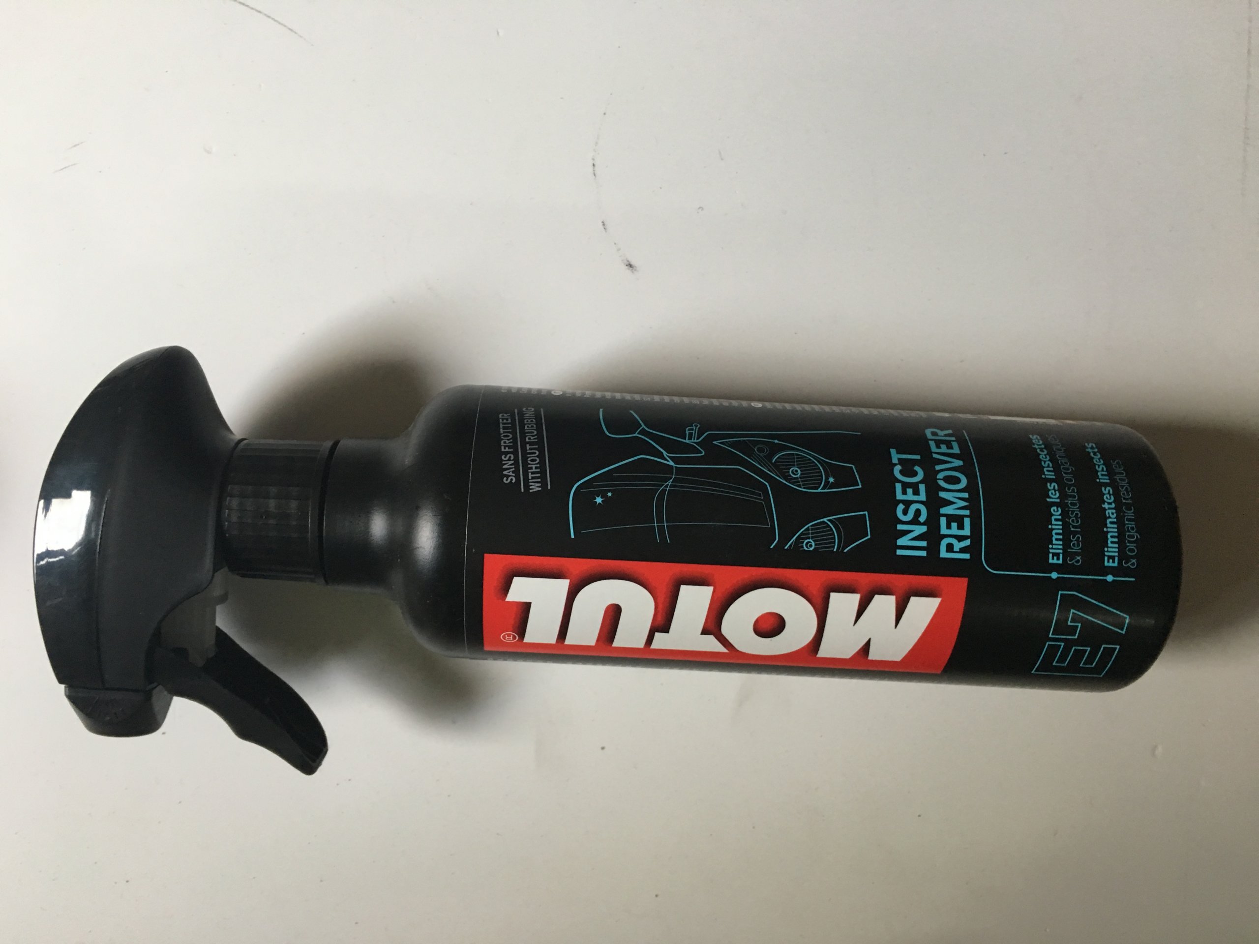 MOTUL E7 Insect Remover - do usuwania owadów 400ml